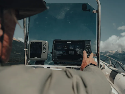 Why Sunlight-Viewable Marine LCD Screens Are Essential for Boating